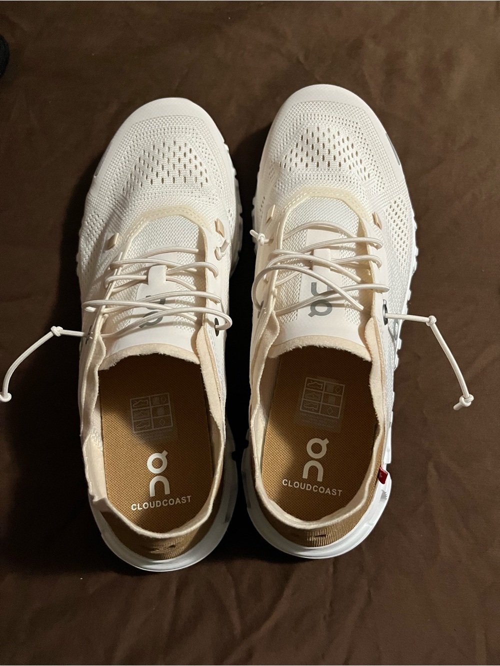 On Running Cloud 6 Coast Sneaker Gardenia/sphinx Cloud
(Cream) - Picture 4 of 16